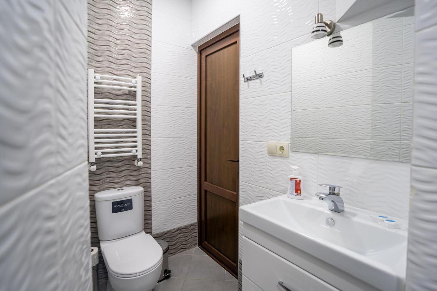 Siberia Hotel Tbilisi Zimmer foto Bathroom